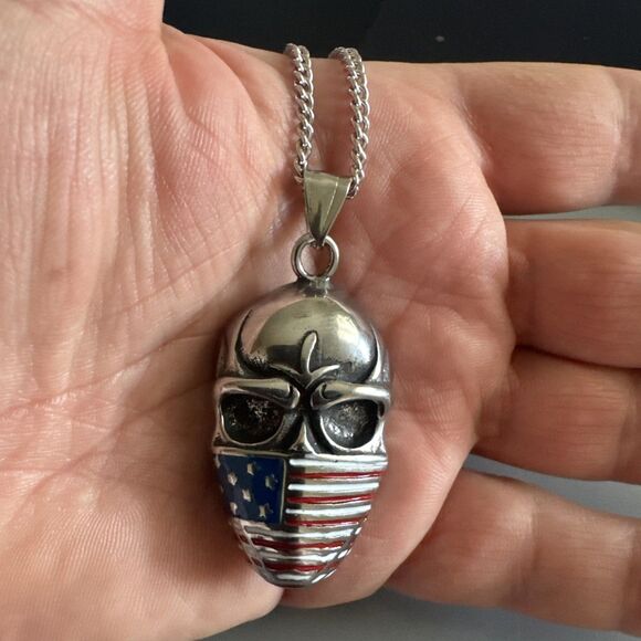Flag Face Bandana Skull Pendant Stainless Steel on Cuban Link Chain U.S.A. - Picture 6 of 7